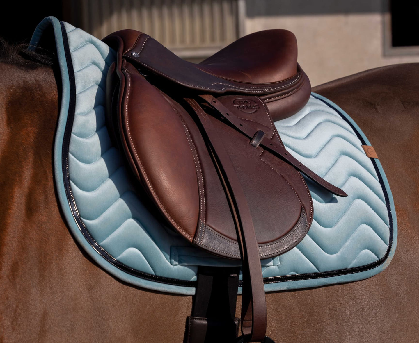 Tapis de selle EQUITHÈME -Glossy-